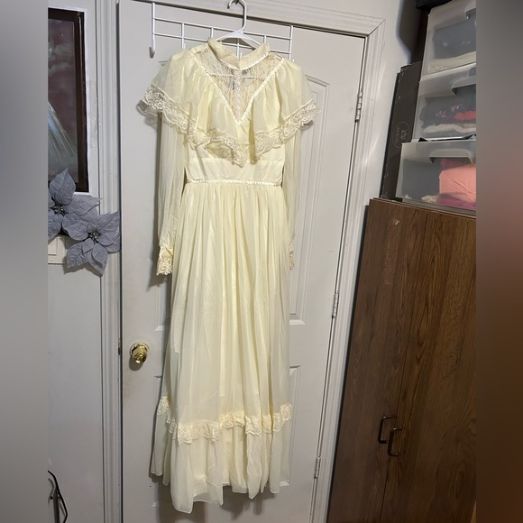 Montgomery Ward Dresses & Skirts - Vintage Cream Lace Dress